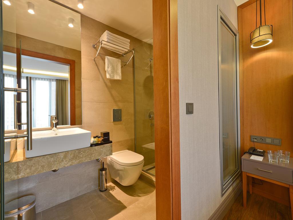 Blueway Hotel City Истанбул Екстериор снимка