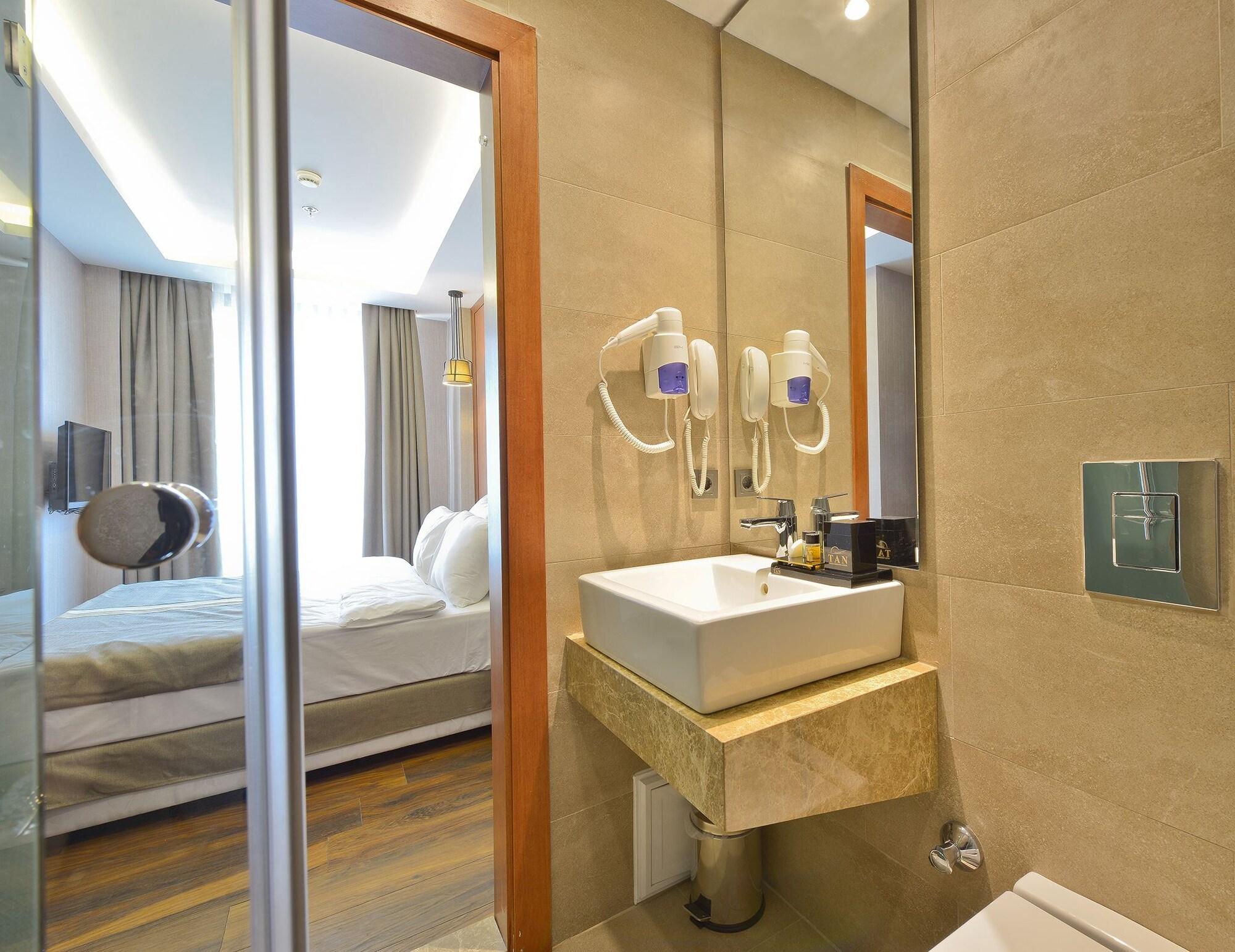 Blueway Hotel City Истанбул Екстериор снимка