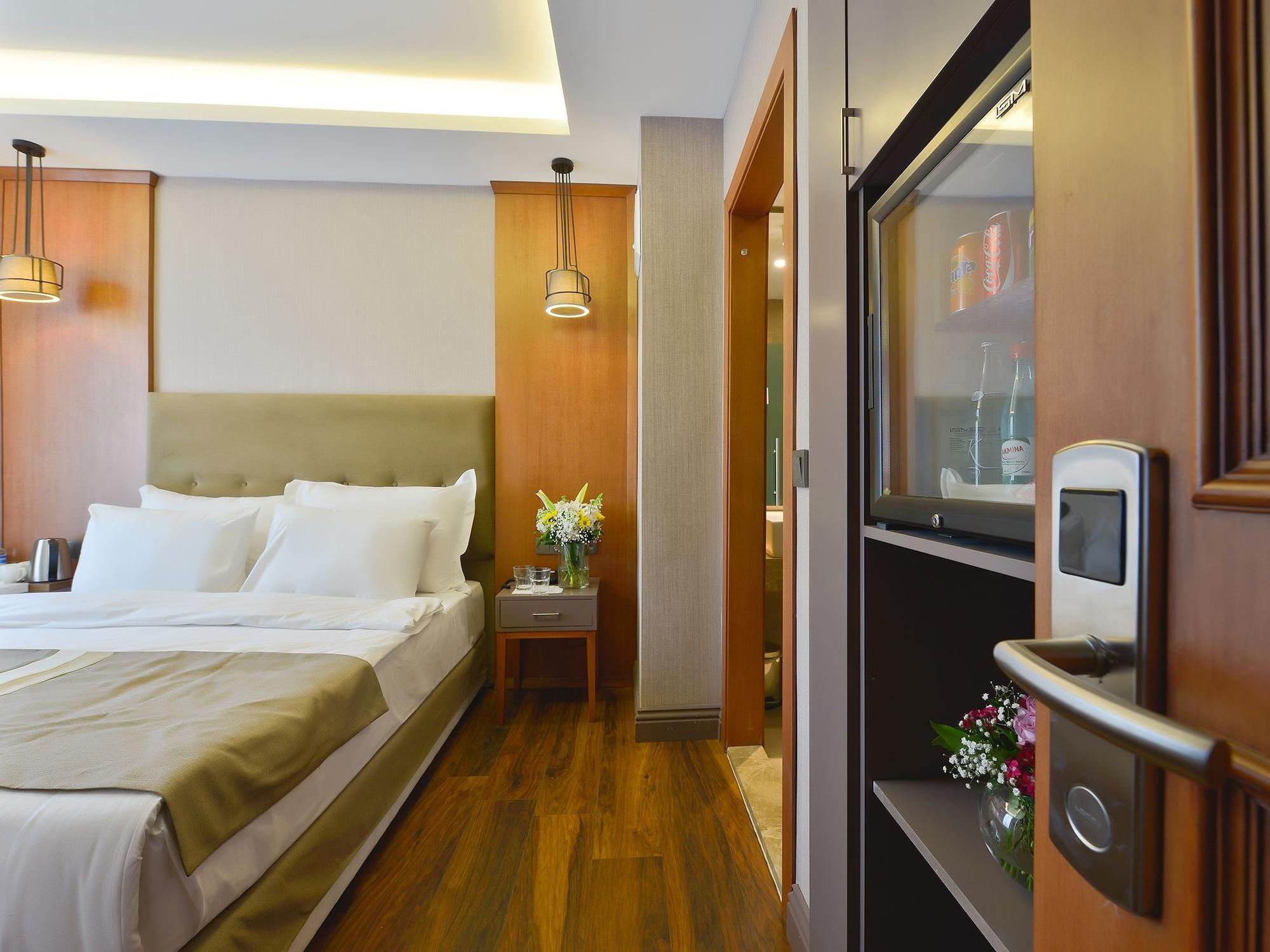 Blueway Hotel City Истанбул Екстериор снимка