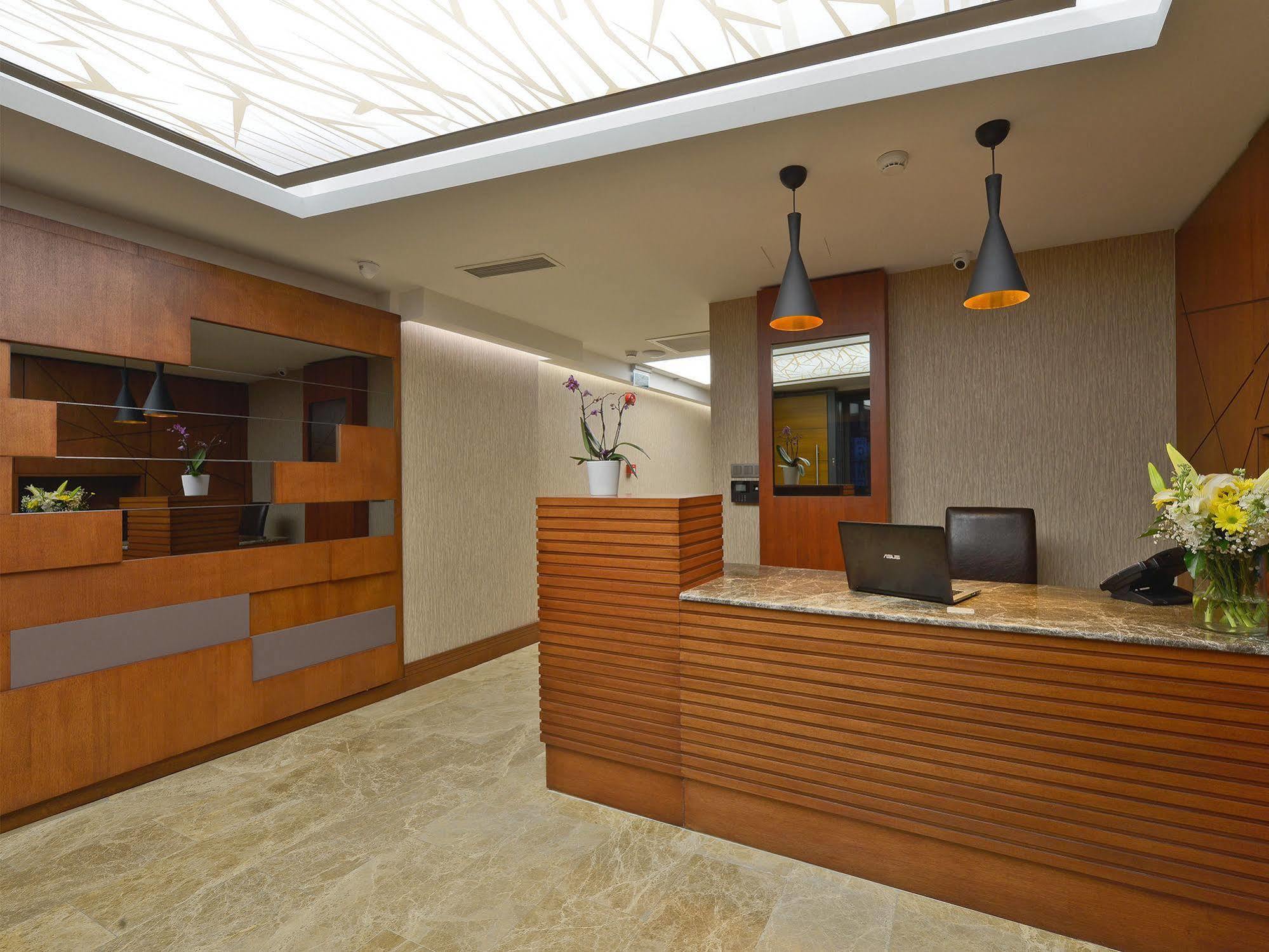 Blueway Hotel City Истанбул Екстериор снимка